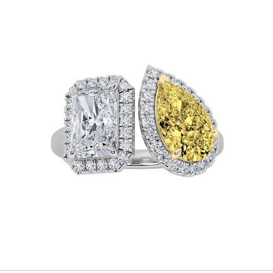3Cttw Radiant Shaped Lab Grown Diamond (F/VS) Toiet Moi Fashiion Ring in 14K Gold