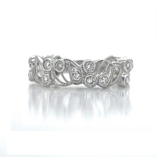 18K White Gold Vintage Style Stackable Ring with Circle and Leaf Design