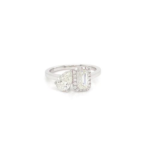 18K White Gold Off-Set Diamond Ring | Pear & Emerald Halo