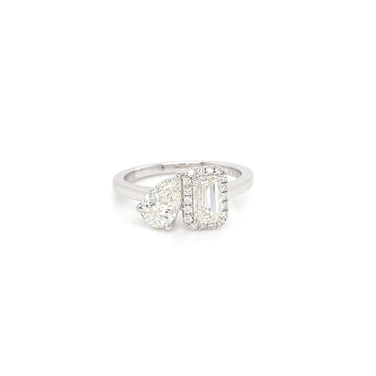 18K White Gold Off-Set Diamond Ring | Pear & Emerald Halo