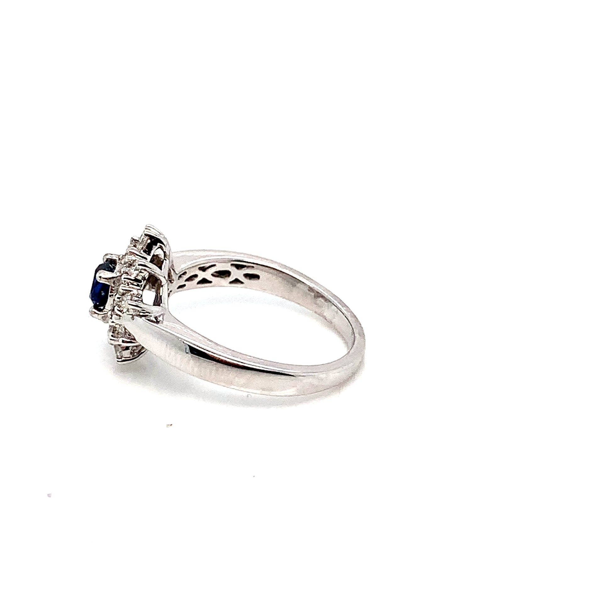 Platinum Sapphire Diamond Ring – Bold Motif in Size 7