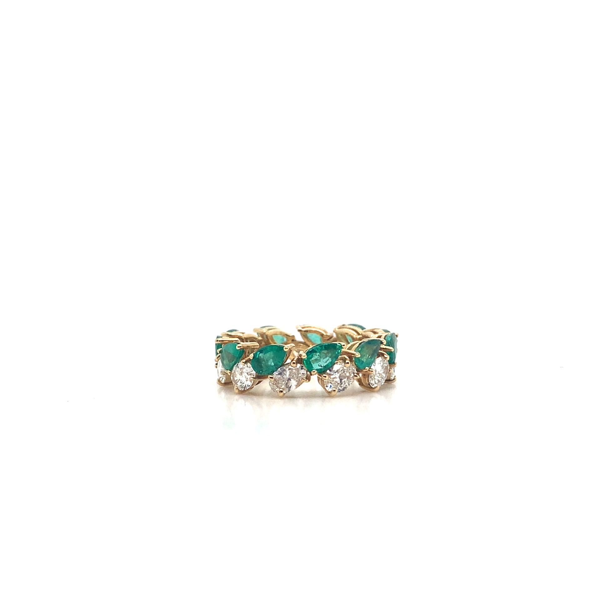 18K Gold Emerald Diamond Ring | Elegant Fine Jewelry