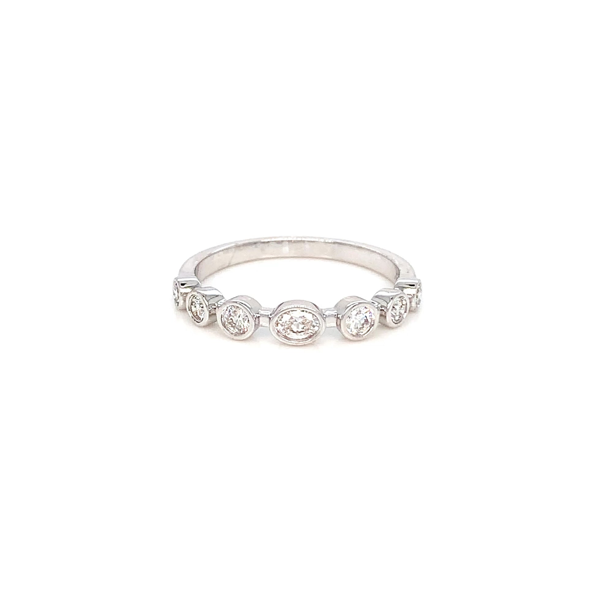 18K Gold Oval Round Diamond Band | Elegant White Gold Ring