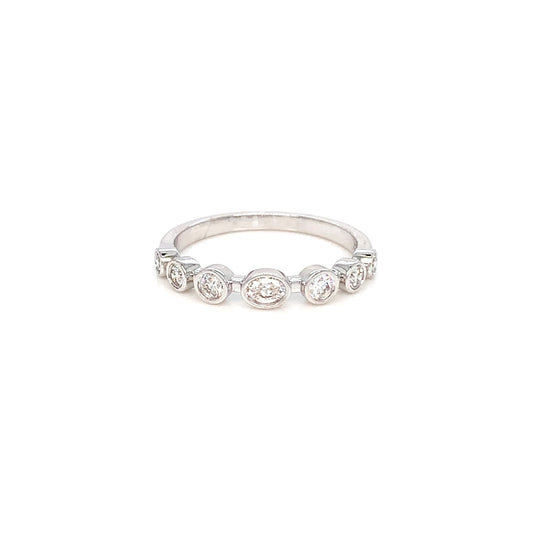 18K Gold Oval Round Diamond Band | Elegant White Gold Ring