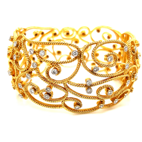 18K YELLOW GOLD DIAMOND BANGLE