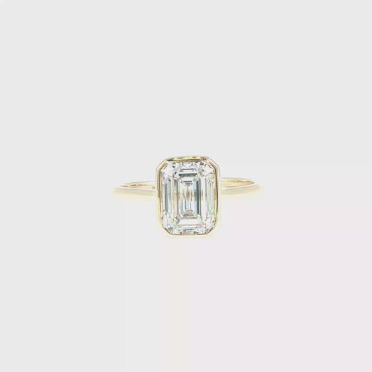 2.05 E/VS2 IGI Certified Emerald-Cut Lab-Grown Diamond Bezel Solitaire Ring in 14kt Yellow Gold